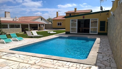 casa familiar tranquila de 260 m² con piscina privada climatizada 