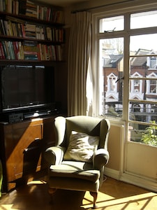 Gateway to London from Leafy Crouch End_A Spacious, Bright 2 bedroom family flat