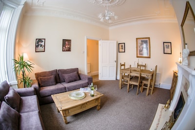 Quality, homely accommodation and all within 10 minutes walk of the beach.