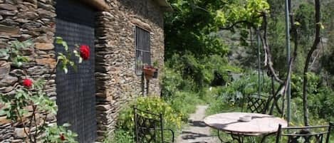 Casa Rural Aula de la Naturaleza en la Alpujarra de Granada para 2/2 personas