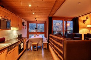 cuisine avec vue sur les pistes