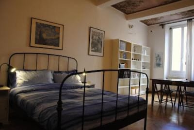 'Il Salotto', comfort and hospitality in the historical center of Bologna.
