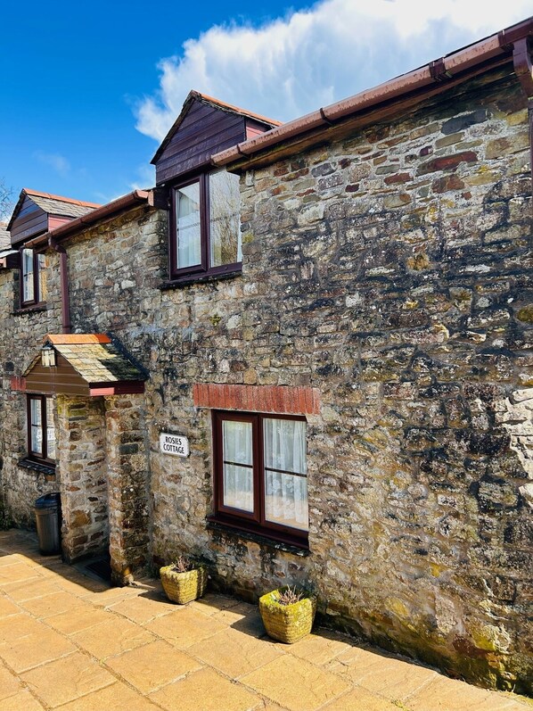 Rosies cottage exterior