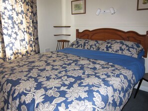 New 5 foot bed and Dorma bedding and curatins