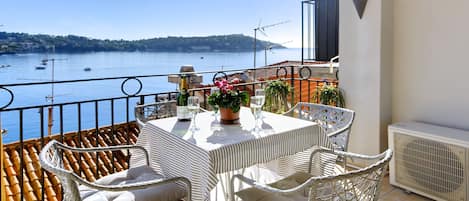 Stunning view over the Bay of Villefranche sur Mer.....