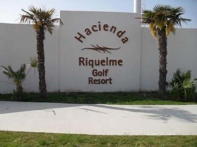 Spanish holiday apartment available for rental in Hacienda Riquelme, Murcia.