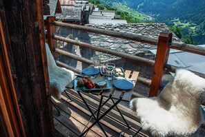breakfast on the balcony this summer