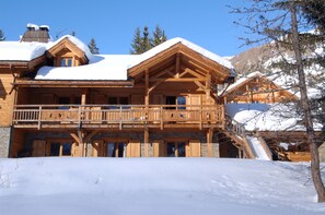 Chalet Familial tout confort avec vue & parking privé