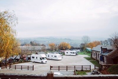 Bike shed sleeps up to 10 at New Mills Marina 