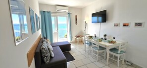 Dining / living area
