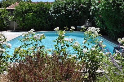 Charmantes Dorfhaus aus Stein mit Pool