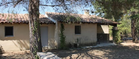 Le cabanon au soleil