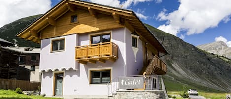 Galet Mountain Chalet