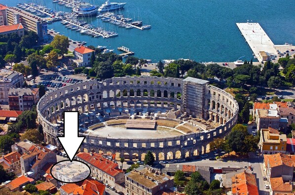 Apartment PULA CENTER - 10m ARENA, 300m sea!! 