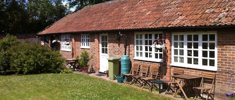 Little Court Cottages from outside