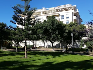 Apartment & Gardens