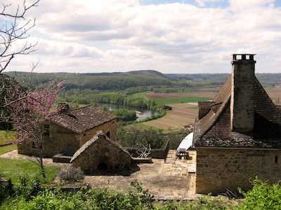 Périgord Noir, near Sarlat, house in a park, stunning view over river Dordogne