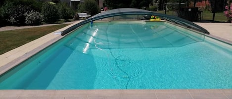 Pool with new liner & cover