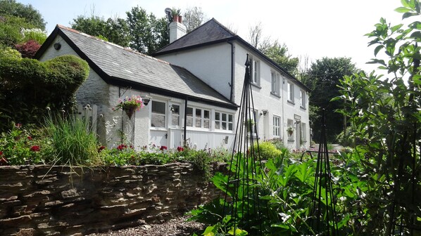 Grove Cottages