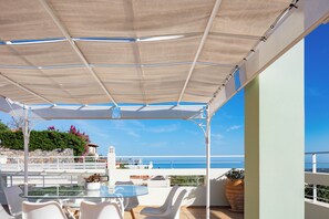 Villa Hara offers views of the sea and Psiloritis Mountain