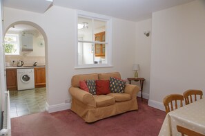 Dining Room through to Kitchen