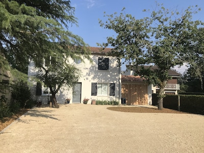 CASA FAMILIAR CON JARDÍN, cerca de Poitiers