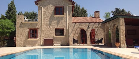 10 metre x 5 metre maintained private pool.