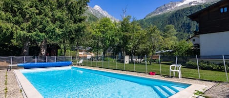 Piscina all\'aperto per uso estivo