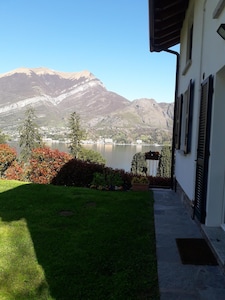  Bellagio  2 apartments in a detached house with  garden and beautiful lake view