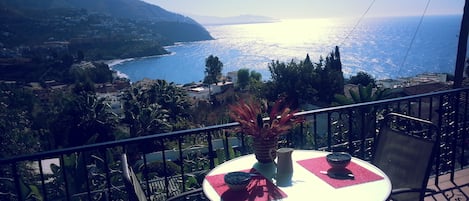 Vue sur la mer depuis la terrasse - 1er étage maison