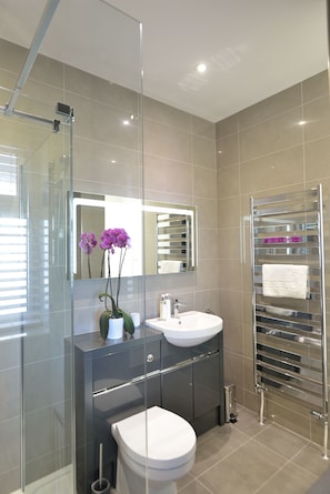 Master ensuite