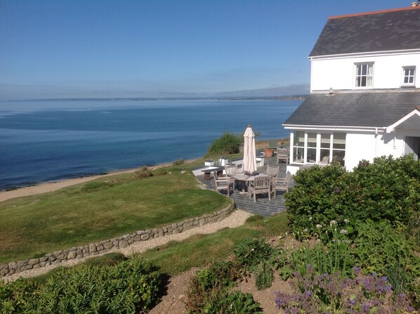 Chydane Garden and sea view