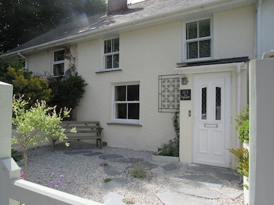 Beautiful 19th Century 3 Bed cottage in the heart of St Teath village 