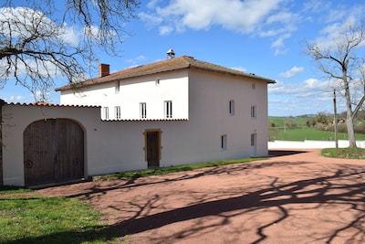 casa de carácter en el corazón de una finca ecuestre