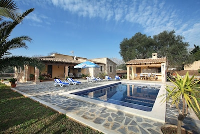 Piedra Alojamiento Construido con piscina privada y jardín