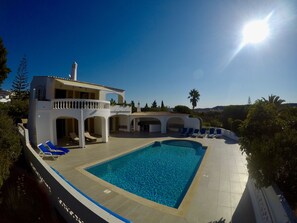 Huge pool terrace