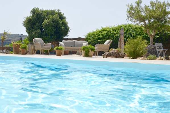 Villa Kallisto Pool and Sun Garden