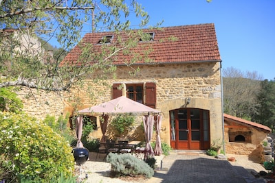 Gite & Heated Pool, WiFi, Stunning South-facing Views Of Dordogne Valley 