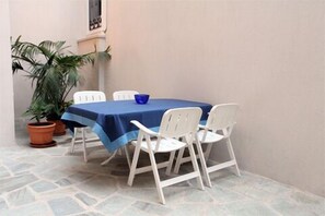 Private Courtyard