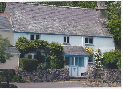 Delighful family owned, grade II listed cottage, 3 bedrooms - sleeps 7