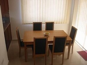 Villa Dining area