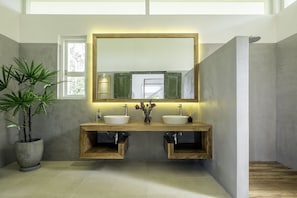 Master ensuite