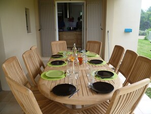 Outdoor dining