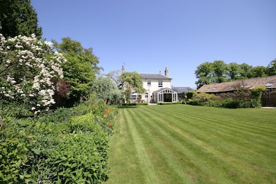 Large Period Home With Private Indoor Pool - 30% RULE OF 6 DISCOUNT!