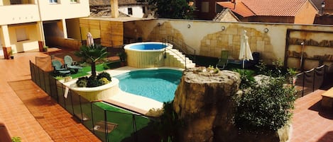 Piscina (junio a agosto)