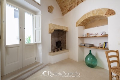Charming house in the historic center of Specchia a few km from Leuca