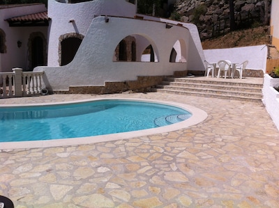 B-Villa typical of the region, peaceful with sea view and nearby activities