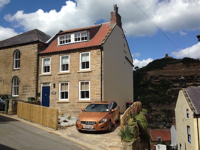 Fabulous Family House; Heart of Old Staithes; Patio; Parking; Wi-Fi Access 