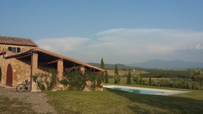 Beautiful villa in the Tuscan countryside near Montalcino