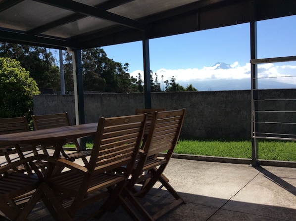 covered patio with view